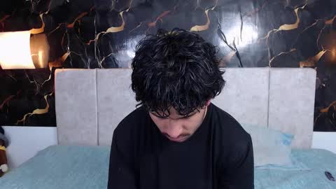 Adris  Juan online show from February 18, 2026, 3:02 am