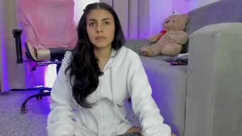    INDEPENDENT MODEL online show from May 9, 2026, 6:46 pm