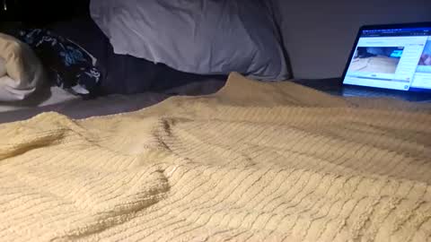 Snapshot of ptut82 chatting on November 27, 2025, 8:16 am ptut82 online show from November 27, 2025, 8:16 am