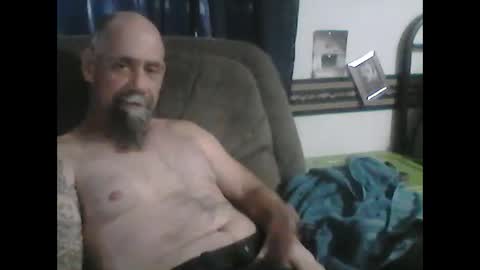 Snapshot of ptyp1973 chatting on March 6, 2025, 7:43 pm ptyp1973 online show from March 6, 2025, 7:43 pm