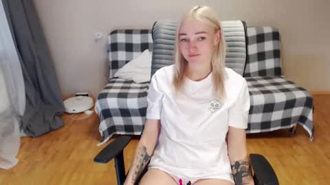 Polly online show from February 19, 2026, 4:08 am