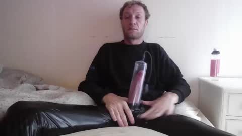 Snapshot of pumpindk chatting on January 5, 2025, 9:48 am Pumpin online show from January 5, 2025, 9:48 am