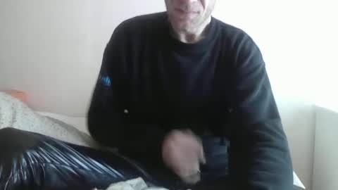 Snapshot of pumpindk chatting on March 3, 2025, 10:06 am Pumpin online show from March 3, 2025, 10:06 am