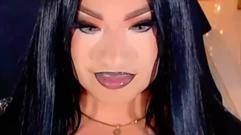   online show from December 18, 2025, 5:02 am