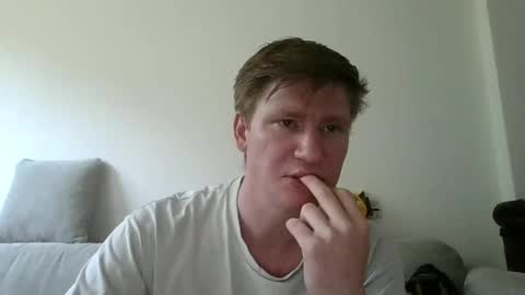punkindrublic25 online show from May 27, 2026, 5:04 am