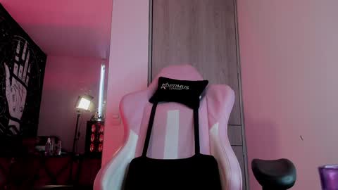 Snapshot of punkyfoxx chatting on January 18, 2025, 5:15 pm punkyfoxx online show from January 18, 2025, 5:15 pm