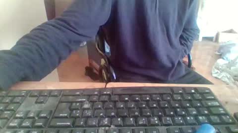 pup_y online show from November 25, 2025, 8:47 am