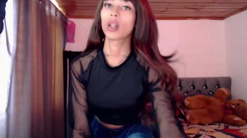 Snapshot of pupi_wolf chatting on October 17, 2025, 3:25 pm Cris online show from October 17, 2025, 3:25 pm