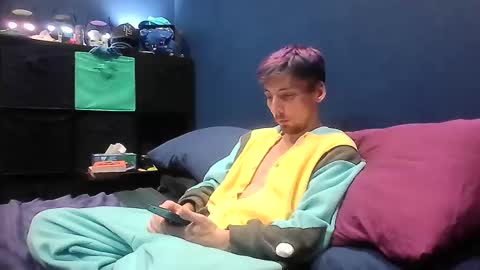 Alpha Pup Sparky online show from December 5, 2025, 7:28 am