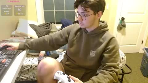 Vander Waals online show from November 9, 2025, 6:55 am