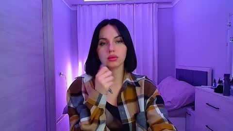 Julia online show from January 12, 2026, 4:01 pm