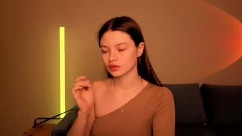 Snapshot of puree_eva chatting on June 18, 2026, 12:33 am Eva online show from June 18, 2026, 12:33 am
