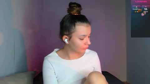 Carolyn online show from October 12, 2025, 12:20 am