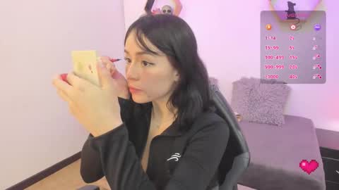 Snapshot of purple_slut_ chatting on October 23, 2025, 4:01 am Anna online show from October 23, 2025, 4:01 am