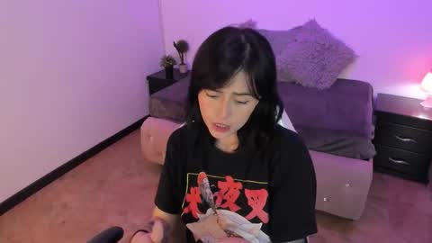 Snapshot of purple_slut_ chatting on October 27, 2025, 3:43 am Anna online show from October 27, 2025, 3:43 am