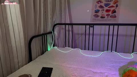 Francine online show from September 22, 2025, 9:50 pm