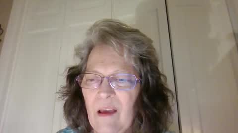 Snapshot of purplegrass66 chatting on February 25, 2025, 7:52 am Purplegrasses online show from February 25, 2025, 7:52 am
