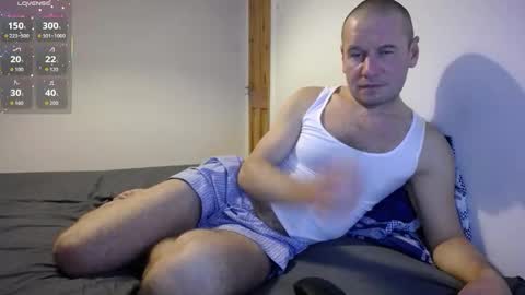 Snapshot of pushka13 chatting on October 5, 2025, 6:06 pm Valdis online show from October 5, 2025, 6:06 pm