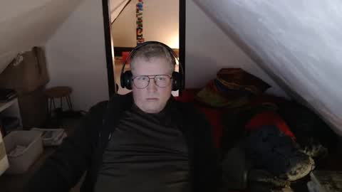 pussylovercb online show from April 13, 2026, 11:59 am