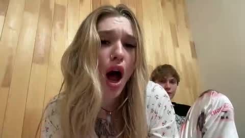 Snapshot of pussymoneywet chatting on September 23, 2025, 8:23 pm Lina online show from September 23, 2025, 8:23 pm