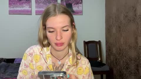 Snapshot of pussymoneywet chatting on September 26, 2025, 6:45 pm Lina online show from September 26, 2025, 6:45 pm