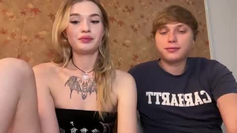 Snapshot of pussymoneywet chatting on October 6, 2025, 11:24 pm Lina online show from October 6, 2025, 11:24 pm