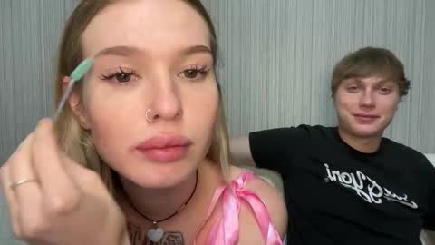 Lina online show from November 22, 2025, 6:18 pm