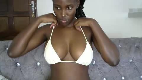 Snapshot of pussypink12 chatting on January 23, 2025, 9:29 am shan online show from January 23, 2025, 9:29 am