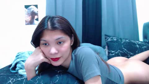 Snapshot of pussywetandwild chatting on November 17, 2025, 10:43 am LHARA online show from November 17, 2025, 10:43 am