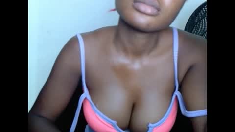 Snapshot of pussyxwetx chatting on November 19, 2025, 8:20 pm pussyxwetx online show from November 19, 2025, 8:20 pm