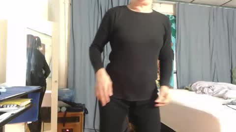 Snapshot of putiputi4u chatting on February 2, 2026, 1:37 am putiputi4u online show from February 2, 2026, 1:37 am