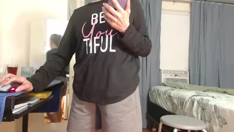 putiputi4u online show from April 21, 2026, 2:04 am