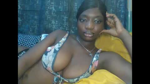Snapshot of pweedy_ora chatting on October 18, 2025, 11:27 pm ora online show from October 18, 2025, 11:27 pm