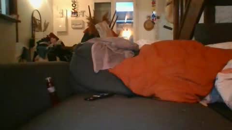 Snapshot of python974 chatting on October 23, 2025, 3:33 pm Python online show from October 23, 2025, 3:33 pm