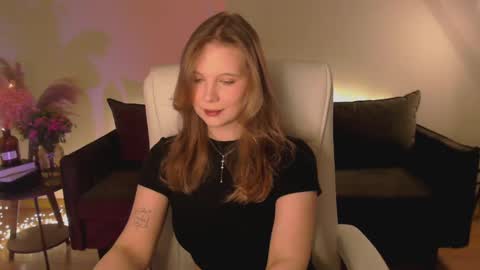 Snapshot of qt_nymph chatting on February 24, 2025, 7:19 pm Ariel online show from February 24, 2025, 7:19 pm