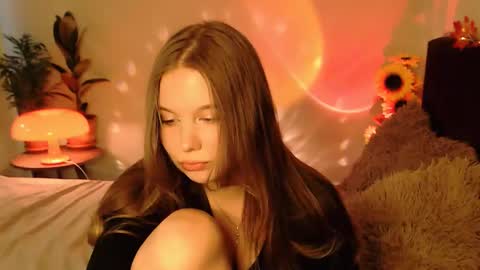 Snapshot of qt_nymph chatting on October 31, 2025, 1:01 pm Ariel online show from October 31, 2025, 1:01 pm