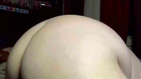 Snapshot of queeeendeepthrot chatting on October 25, 2025, 2:52 am Bigtitanalslut online show from October 25, 2025, 2:52 am