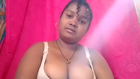 queen01love online show from November 26, 2025, 5:08 am