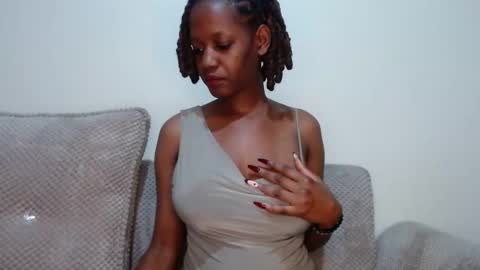 queen74890 online show from October 5, 2025, 2:59 pm