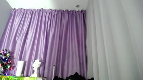 Snapshot of queen_a_n_i chatting on December 20, 2024, 11:32 am A N I Ill be here on December 1st online show from December 20, 2024, 11:32 am