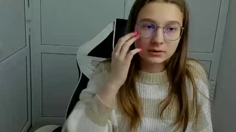 Amelie online show from April 1, 2026, 7:31 am