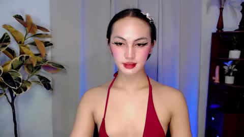 queen_danaya online show from February 12, 2026, 9:32 pm