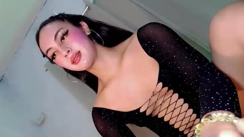 queen_danaya online show from February 22, 2026, 11:36 pm