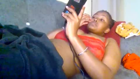 queen_doli online show from May 15, 2026, 11:01 pm