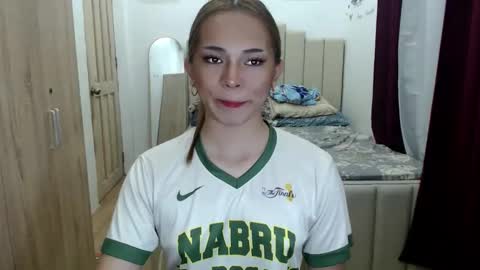 Snapshot of queen_heart0 chatting on February 15, 2026, 3:36 am shawny online show from February 15, 2026, 3:36 am