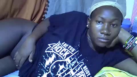 Snapshot of queen_jazmine chatting on March 4, 2026, 3:01 am queen_jazmine online show from March 4, 2026, 3:01 am