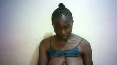 Snapshot of queen_joan chatting on February 13, 2025, 5:44 pm queen_joan online show from February 13, 2025, 5:44 pm