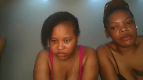 Snapshot of queen_kikih chatting on February 3, 2026, 8:14 pm Queen kikih online show from February 3, 2026, 8:14 pm