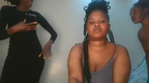 Snapshot of queen_kikih chatting on February 10, 2026, 2:32 pm Queen kikih online show from February 10, 2026, 2:32 pm