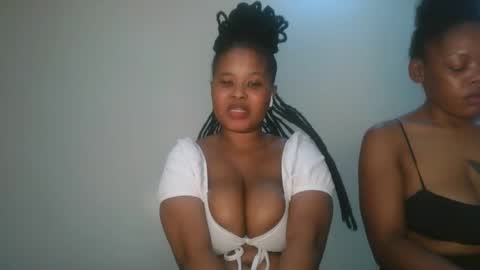 Snapshot of queen_kikih chatting on February 16, 2026, 11:34 pm Queen kikih online show from February 16, 2026, 11:34 pm